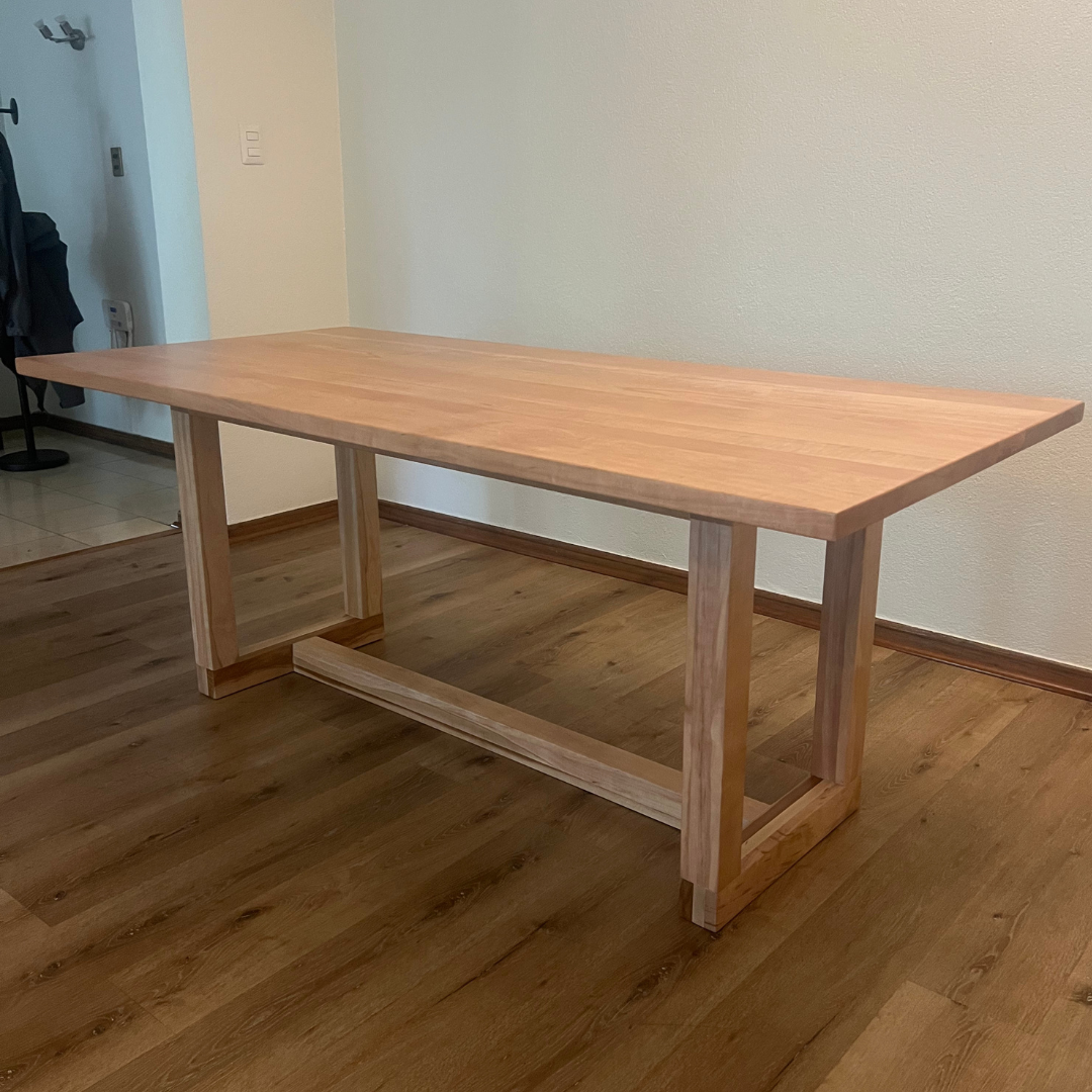 Mesa de Comedor 6 y 8 personas Tierra del Fuego Lenga